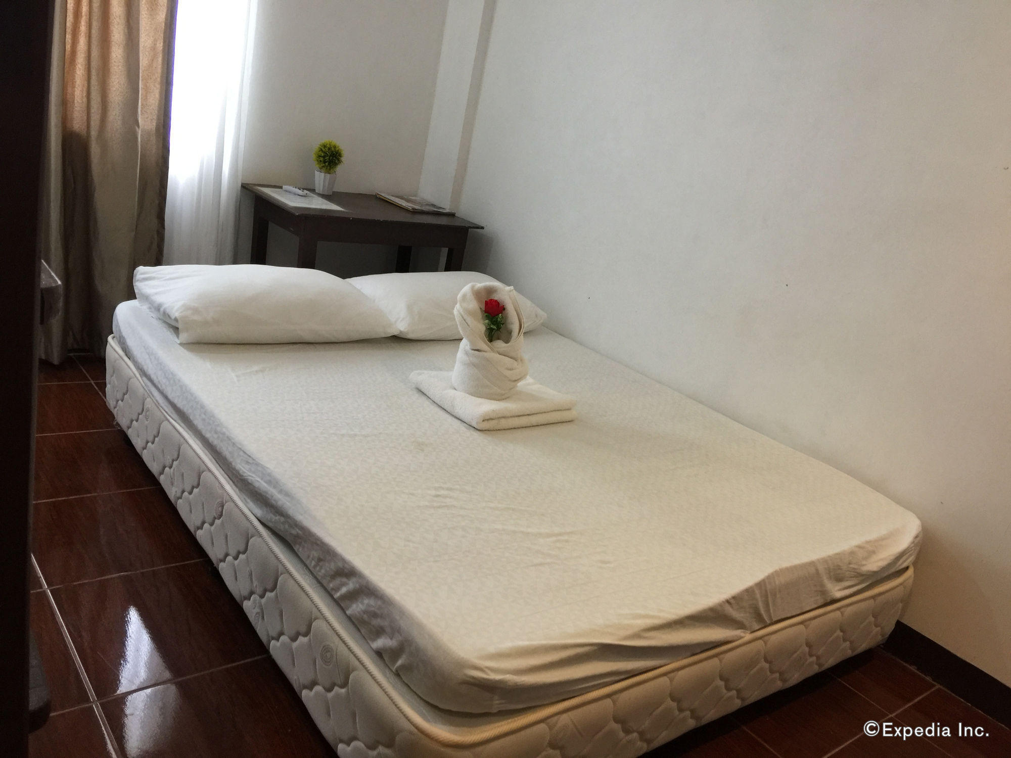 Ricardo Valley Inn Корон Екстер'єр фото