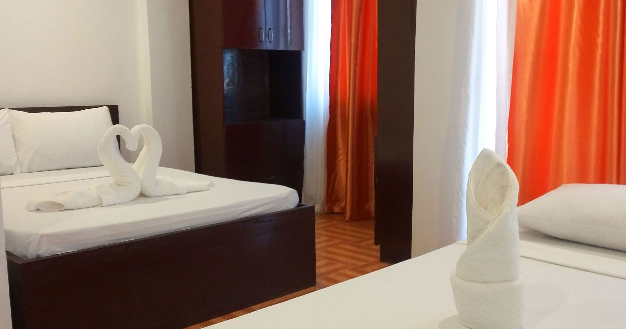 Ricardo Valley Inn Корон Екстер'єр фото