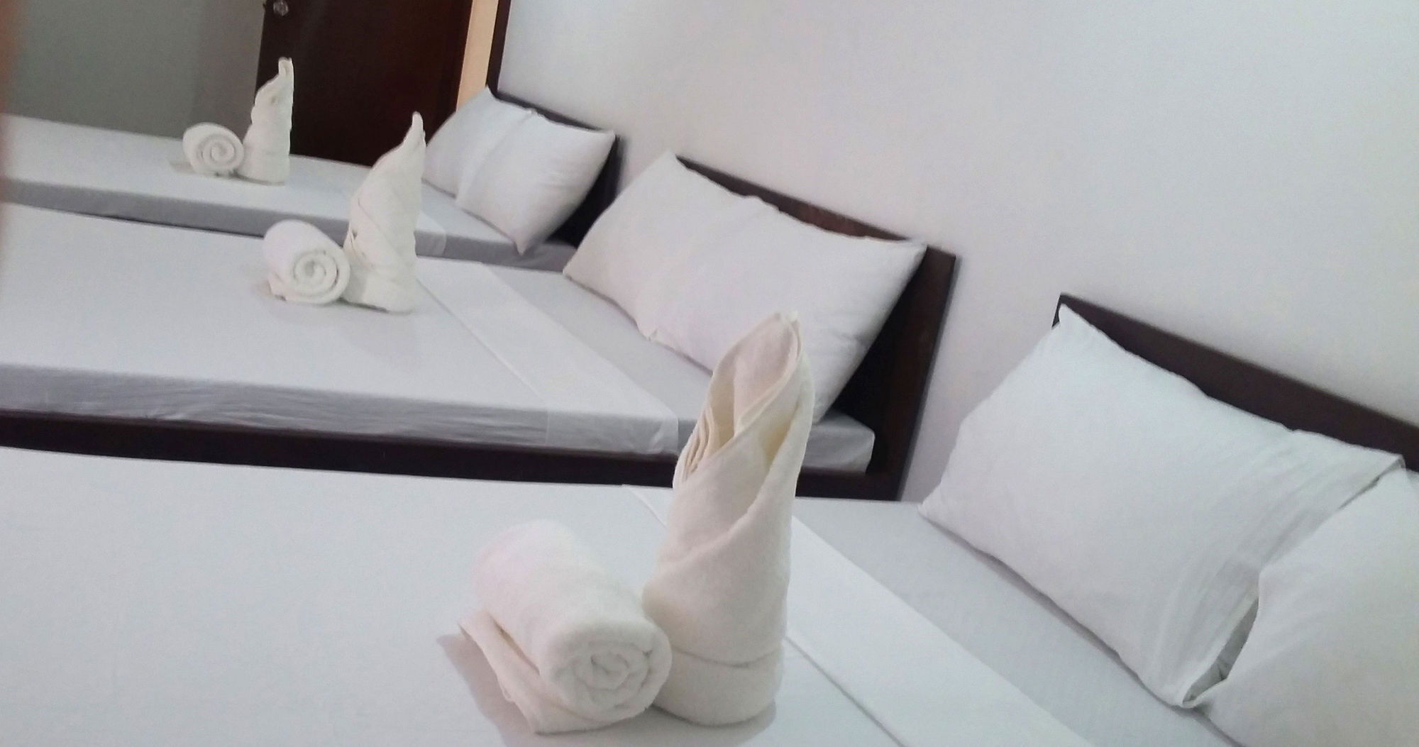 Ricardo Valley Inn Корон Екстер'єр фото